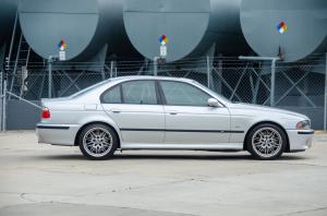 BMW M5 2003 года 